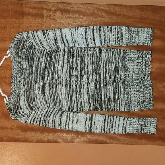 LOW V-NECK TUNIC SWEATER - Picture 7 of 10